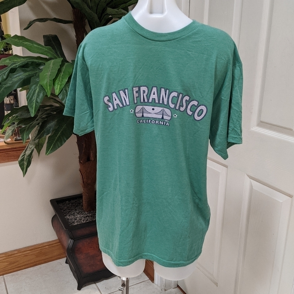 Fantasy Activewear Men's Green Short Sleeve Tee Size Medium